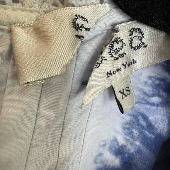 SEA New York "Evelyn" cotton tie dye blouse top XS blue white eylet lace ruffles - Picture 4 of 9